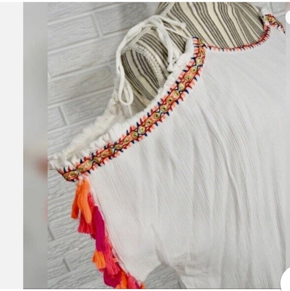 Freeway Loose Fit Embroidered Fringed Boho Cold Shoulder Size Medium